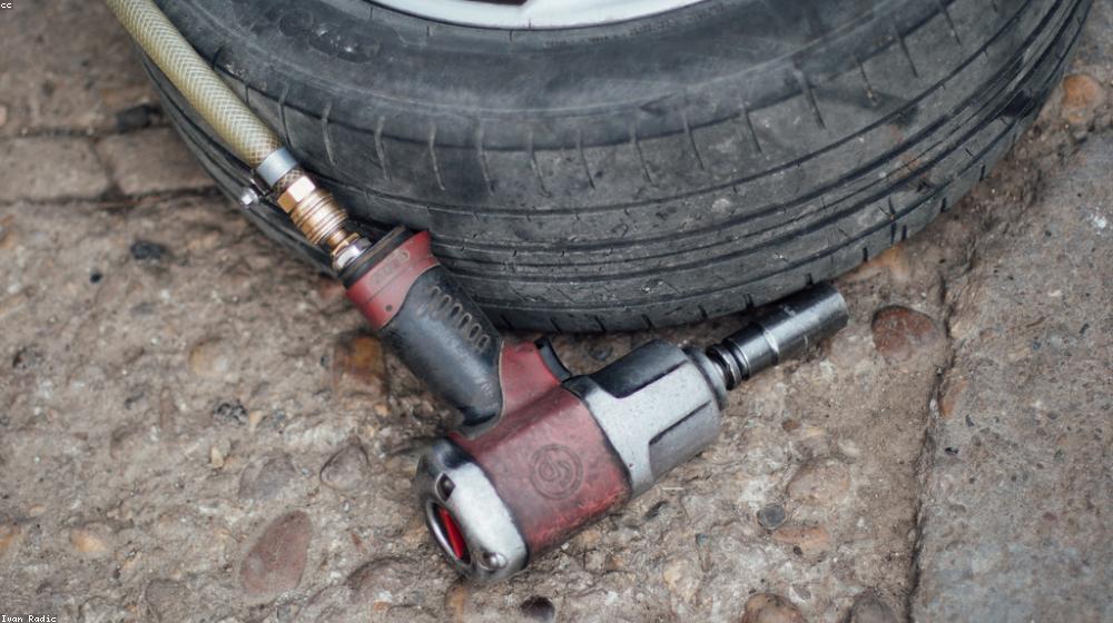 贴膜市场内卷之下,门店如何做出差异化